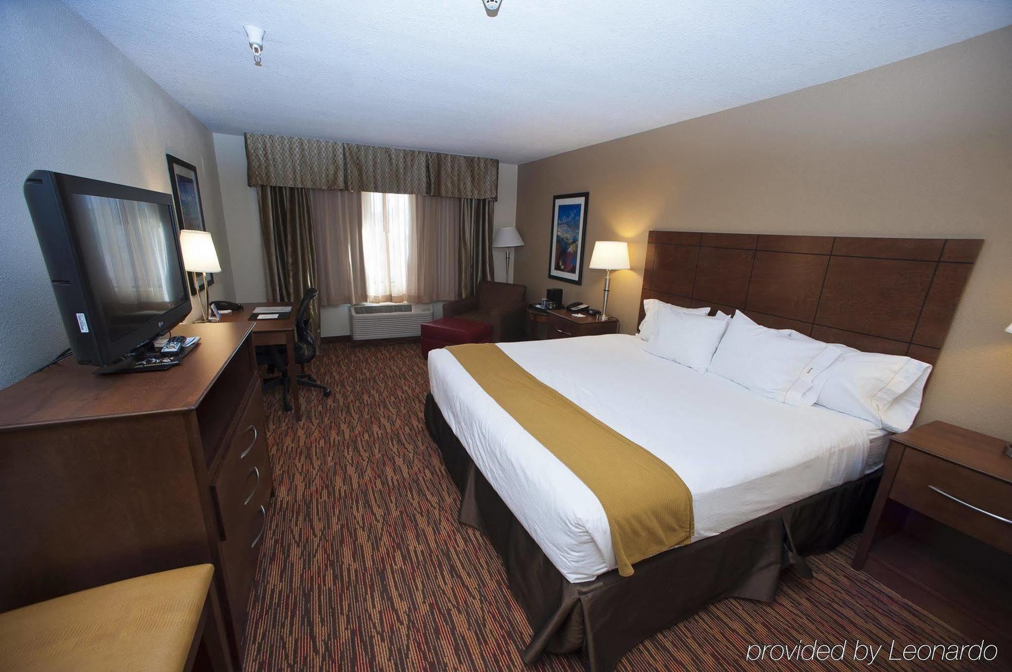 Hotel Express & By Ihg